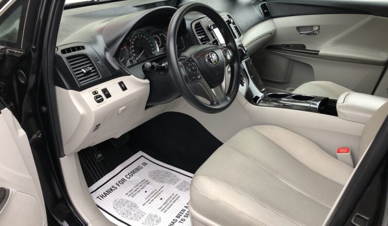 2013 Toyota Venza LE full