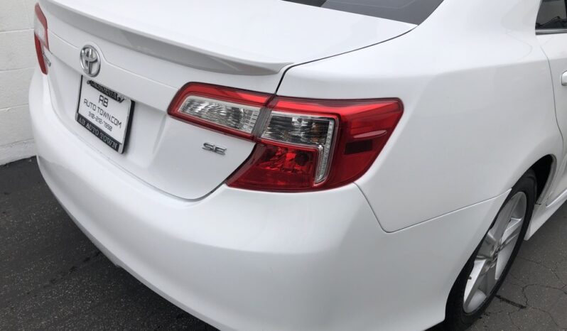2014 Toyota Camry SE full