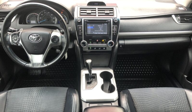 2014 Toyota Camry SE full