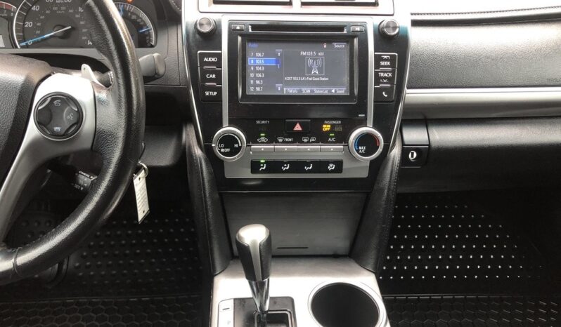 2014 Toyota Camry SE full