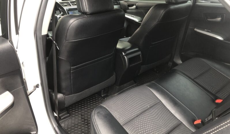 2014 Toyota Camry SE full