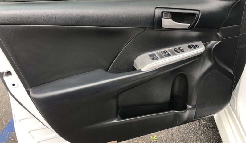 2014 Toyota Camry SE full