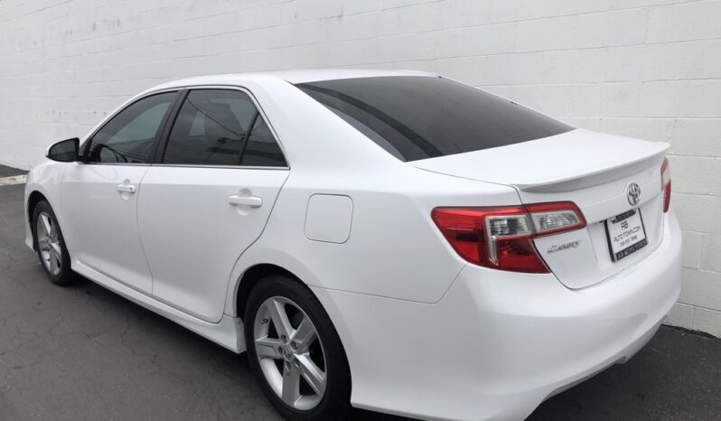 2014 Toyota Camry SE full