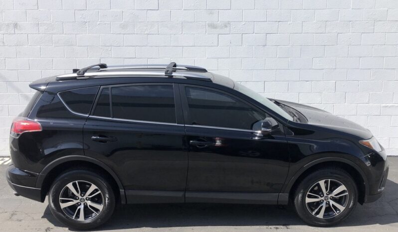 2018 Toyota RAV4 XLE full