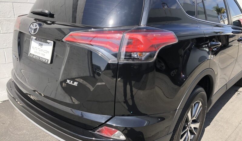 2018 Toyota RAV4 XLE full
