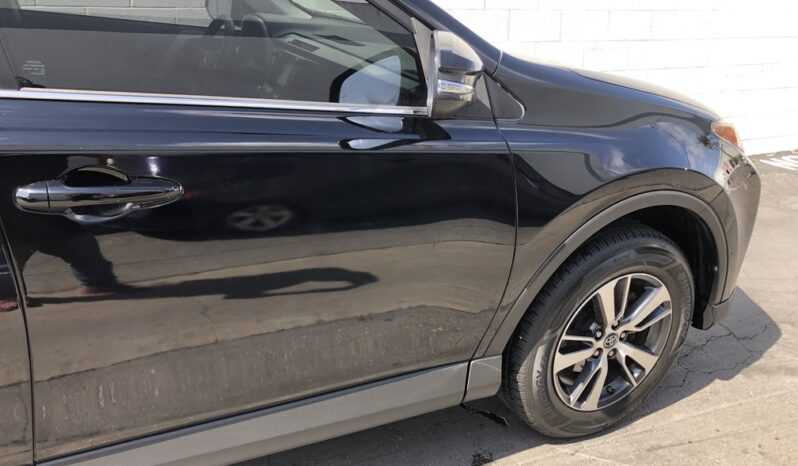2018 Toyota RAV4 XLE full
