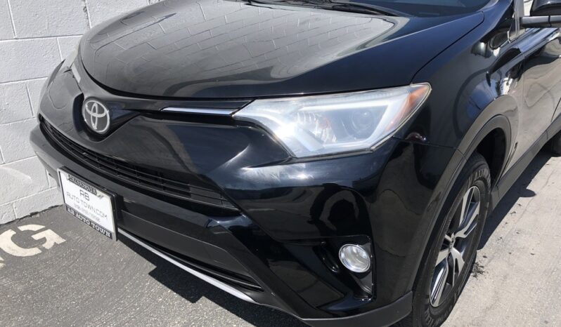 2018 Toyota RAV4 XLE full