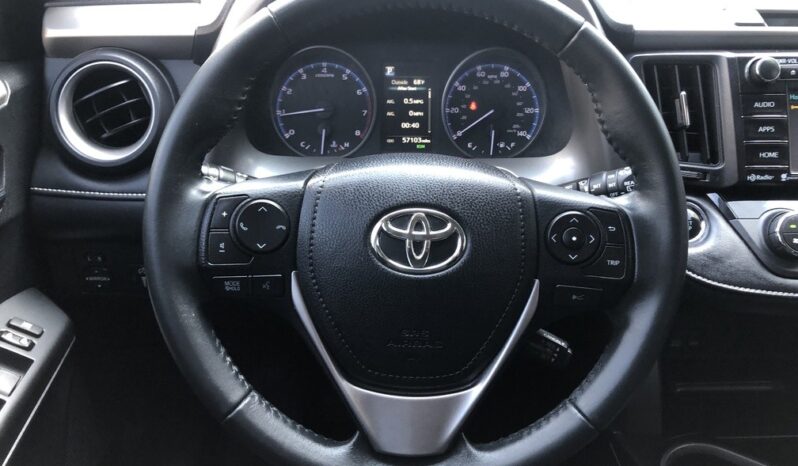 2018 Toyota RAV4 XLE full
