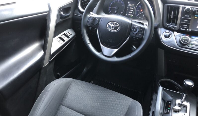 2018 Toyota RAV4 XLE full