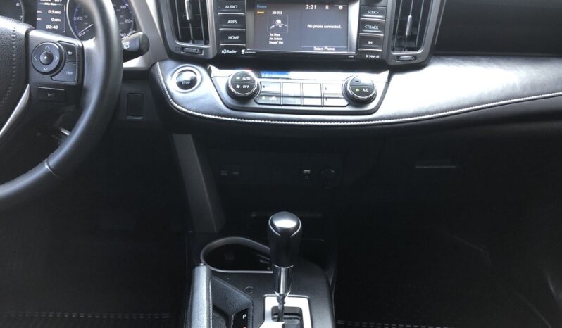 2018 Toyota RAV4 XLE full