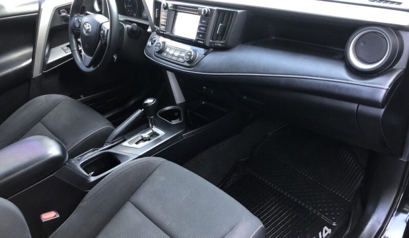 2018 Toyota RAV4 XLE full