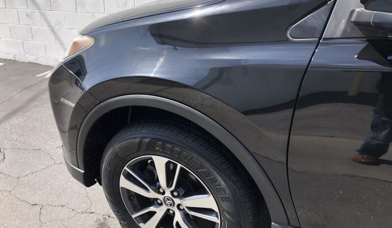 2018 Toyota RAV4 XLE full