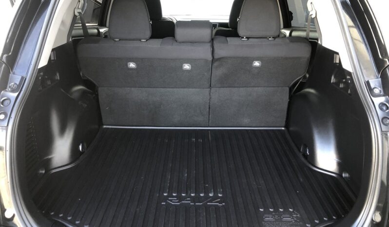 2018 Toyota RAV4 XLE full