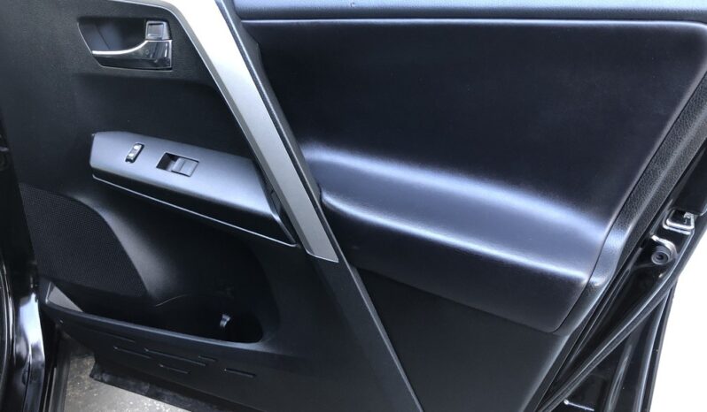 2018 Toyota RAV4 XLE full