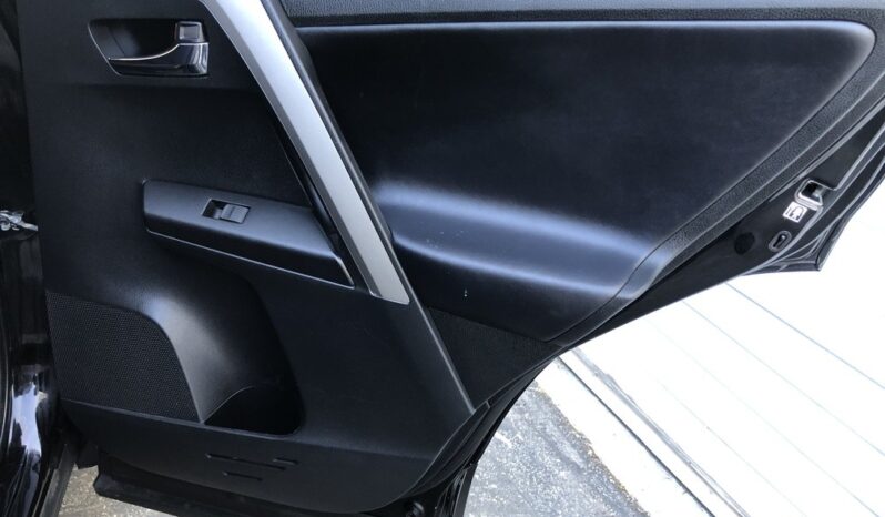 2018 Toyota RAV4 XLE full