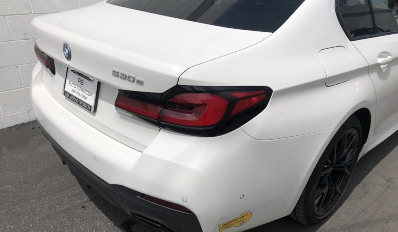2022 BMW 5-Series 530e full