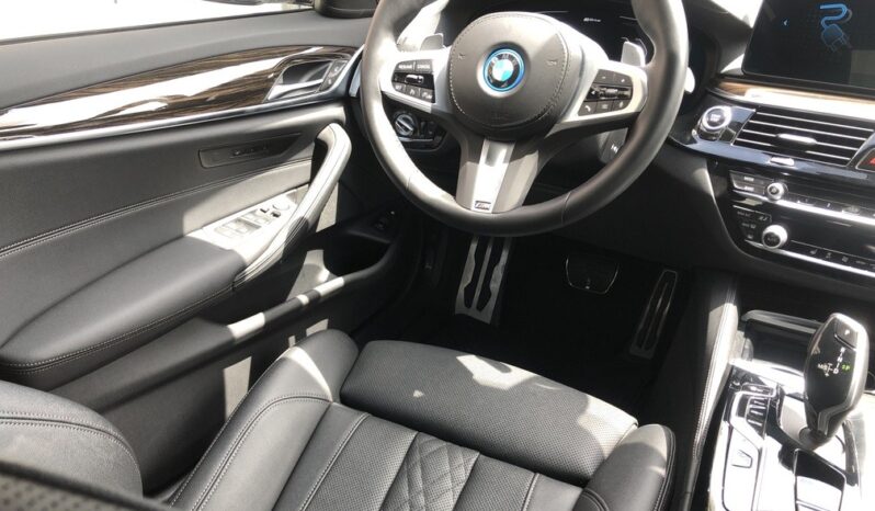 2022 BMW 5-Series 530e full