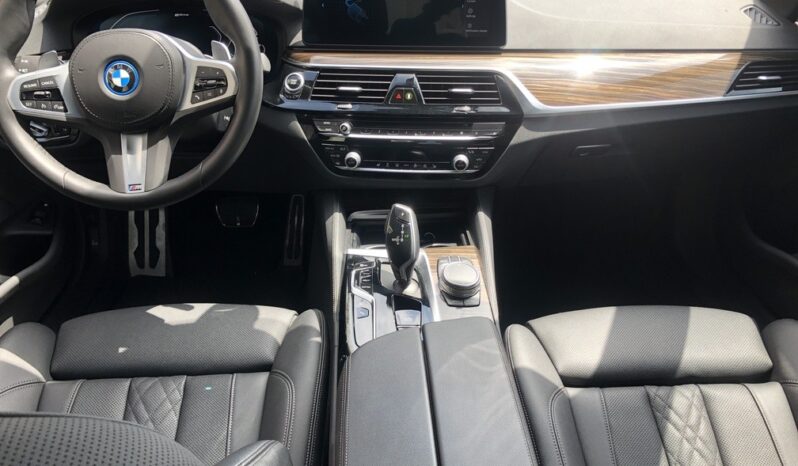 2022 BMW 5-Series 530e full