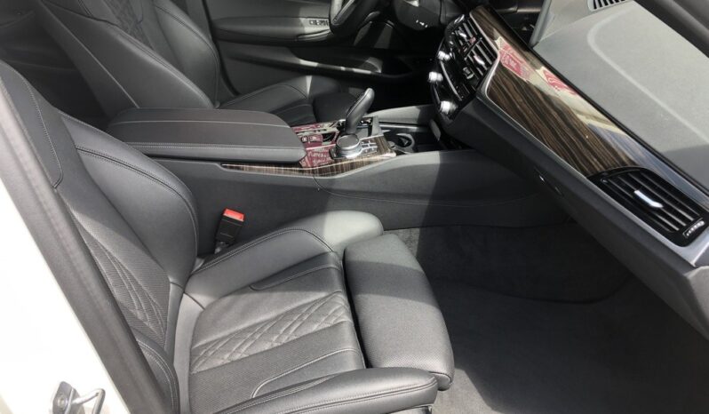 2022 BMW 5-Series 530e full