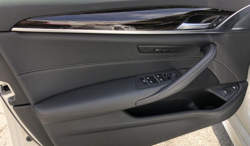 2022 BMW 5-Series 530e full