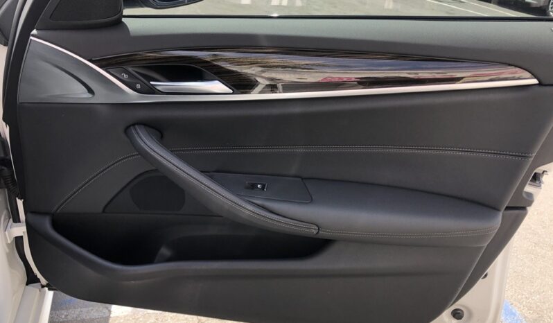 2022 BMW 5-Series 530e full