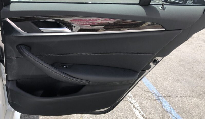 2022 BMW 5-Series 530e full