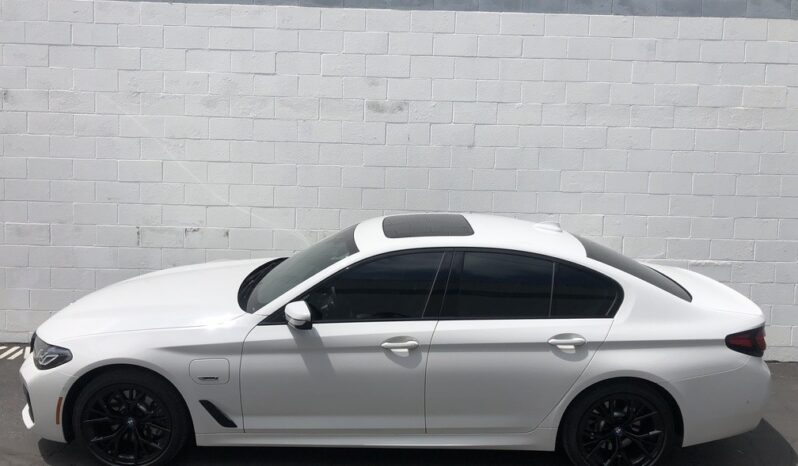2022 BMW 5-Series 530e full