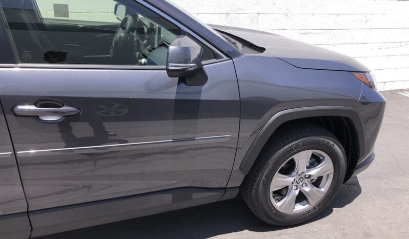 2025 Toyota RAV4 XLE full