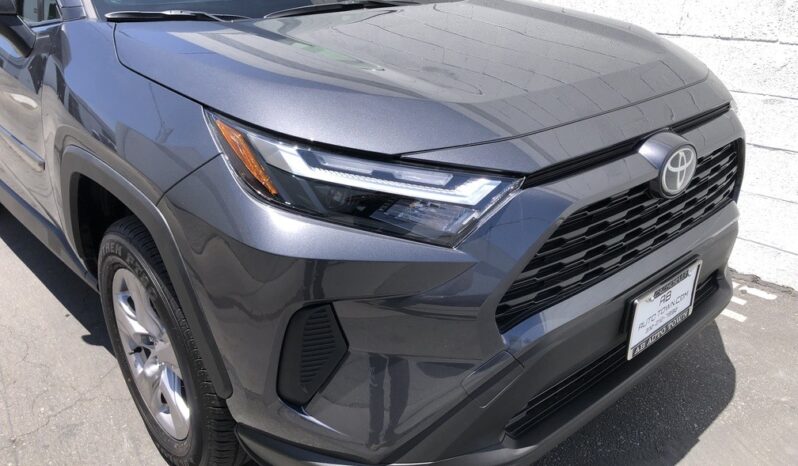 2025 Toyota RAV4 XLE full