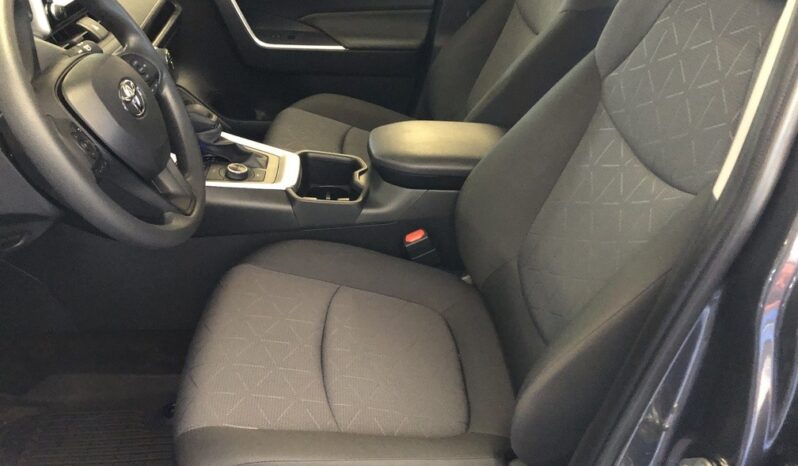 2025 Toyota RAV4 XLE full