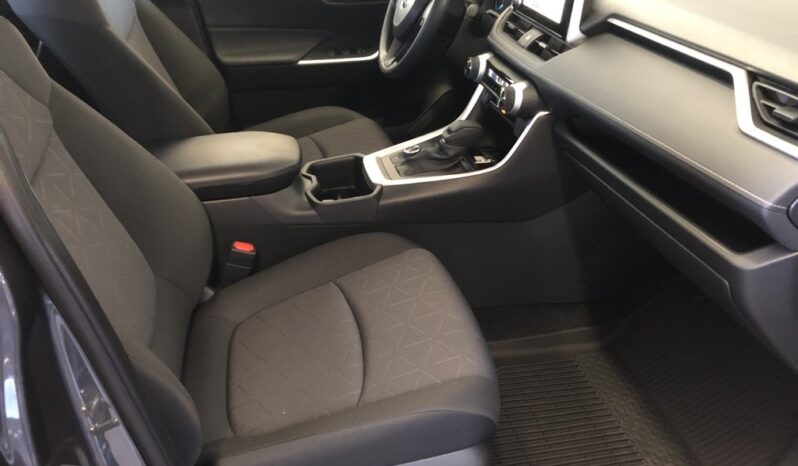 2025 Toyota RAV4 XLE full