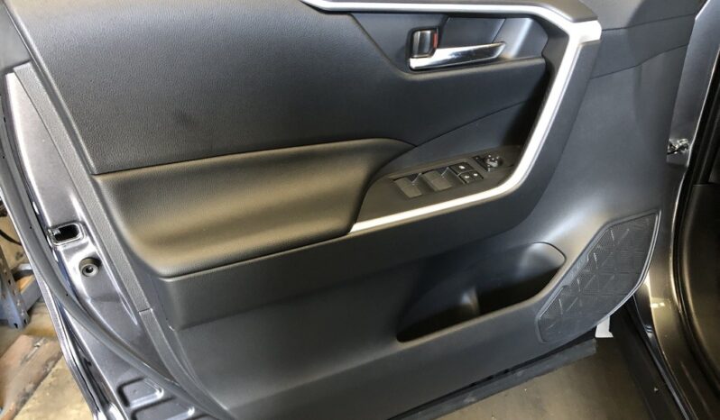 2025 Toyota RAV4 XLE full