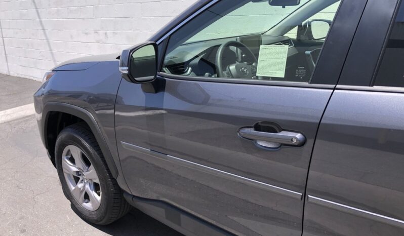 2025 Toyota RAV4 XLE full