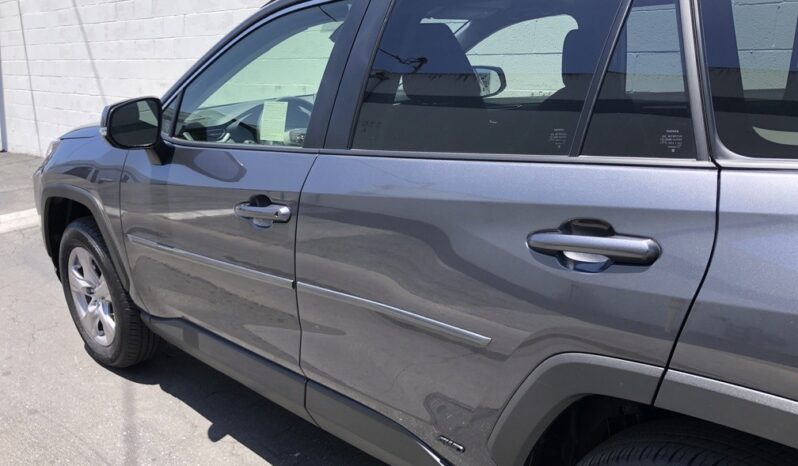 2025 Toyota RAV4 XLE full