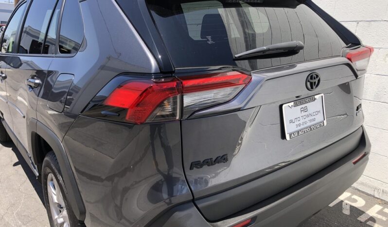 2025 Toyota RAV4 XLE full