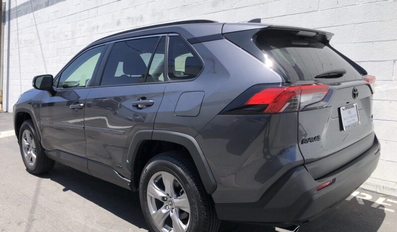 2025 Toyota RAV4 XLE full
