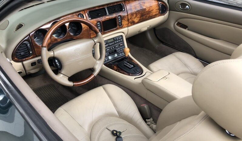 2002 Jaguar XKR Base full