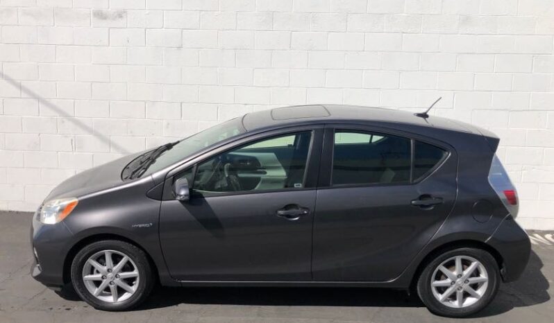 2013 Toyota Prius C Three full
