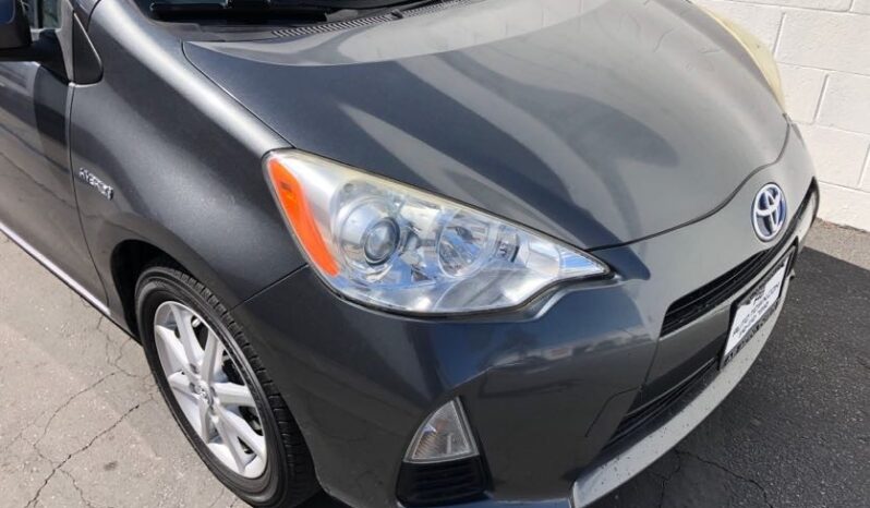 2013 Toyota Prius C Three full