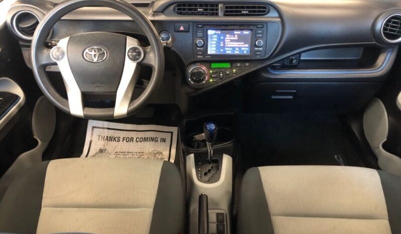2013 Toyota Prius C Three full