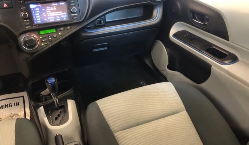 2013 Toyota Prius C Three full