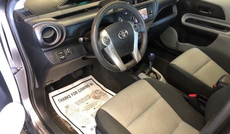 2013 Toyota Prius C Three full
