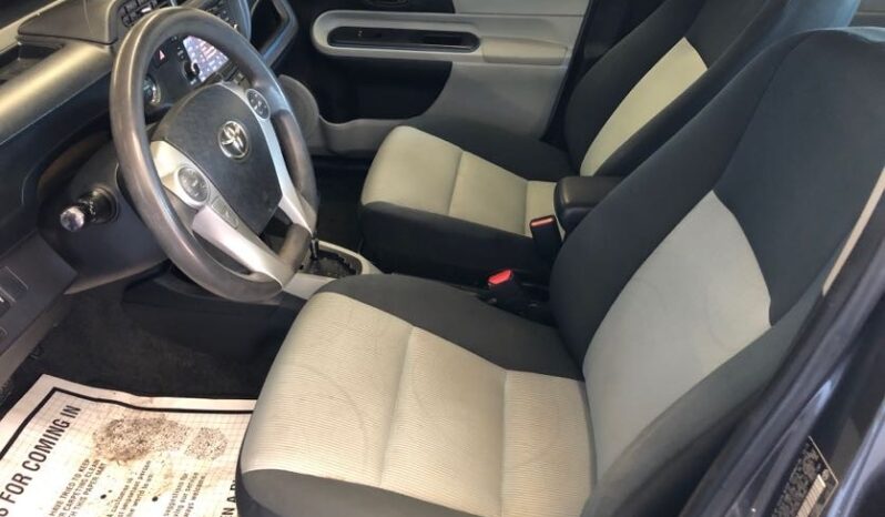 2013 Toyota Prius C Three full