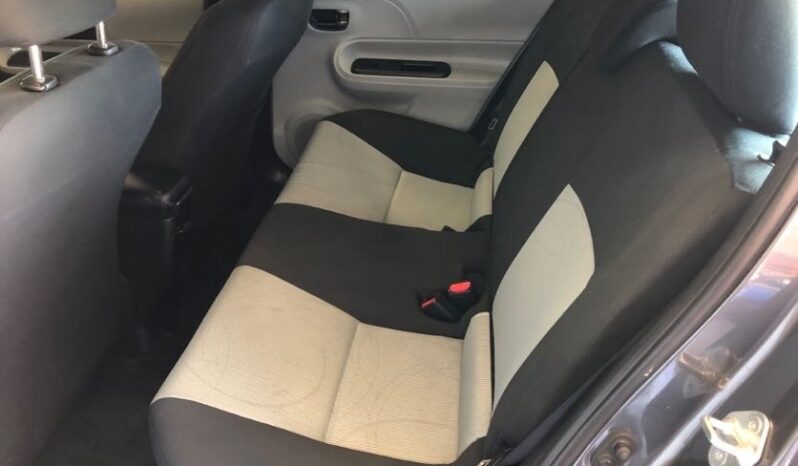 2013 Toyota Prius C Three full