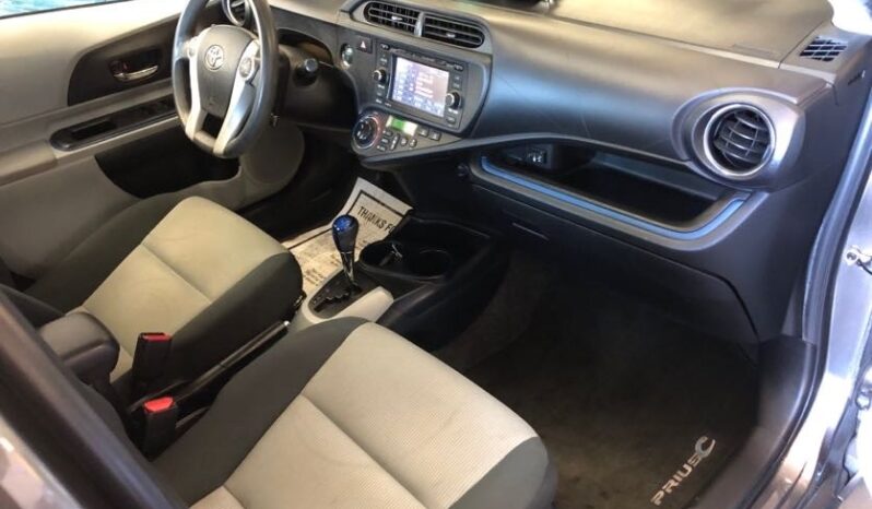 2013 Toyota Prius C Three full