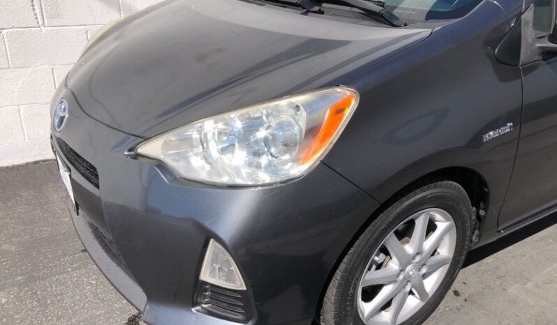 2013 Toyota Prius C Three full