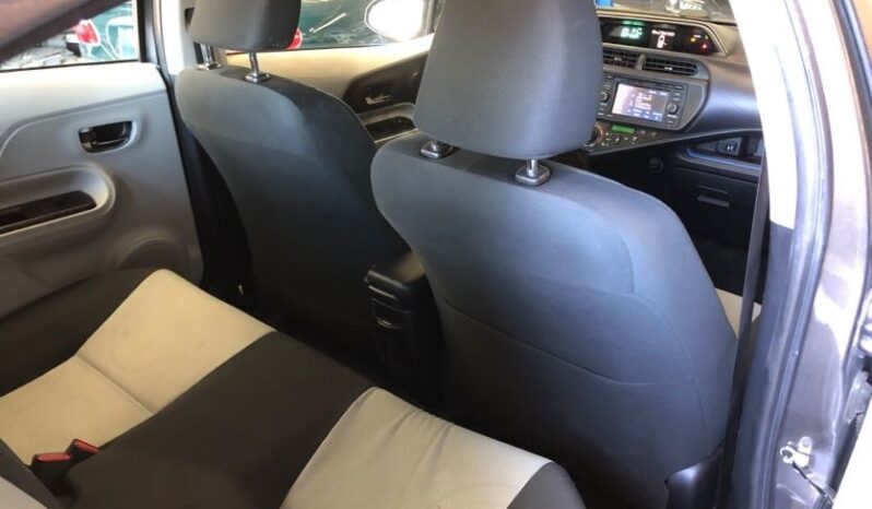 2013 Toyota Prius C Three full