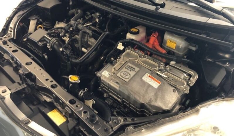 2013 Toyota Prius C Three full