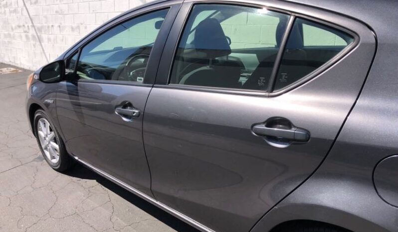 2013 Toyota Prius C Three full