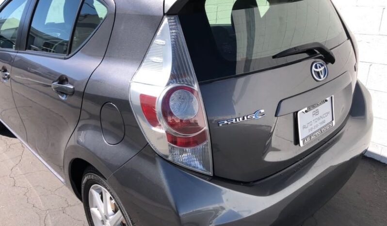 2013 Toyota Prius C Three full